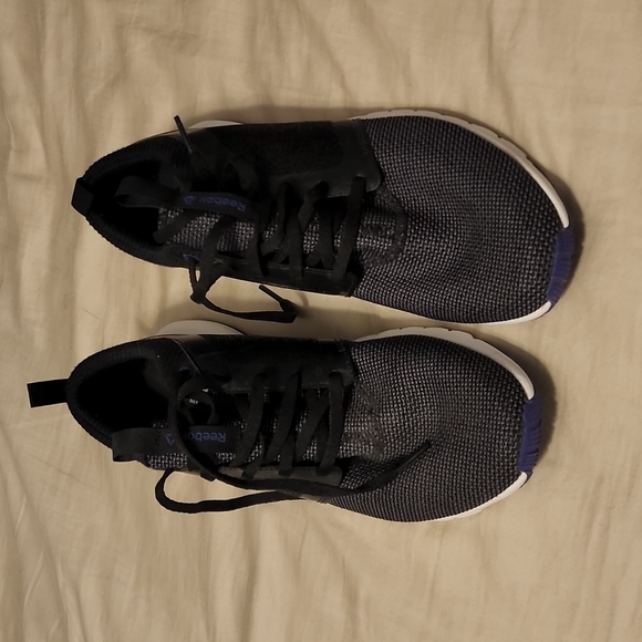 Reebok running shoes - Picture 2 of 5